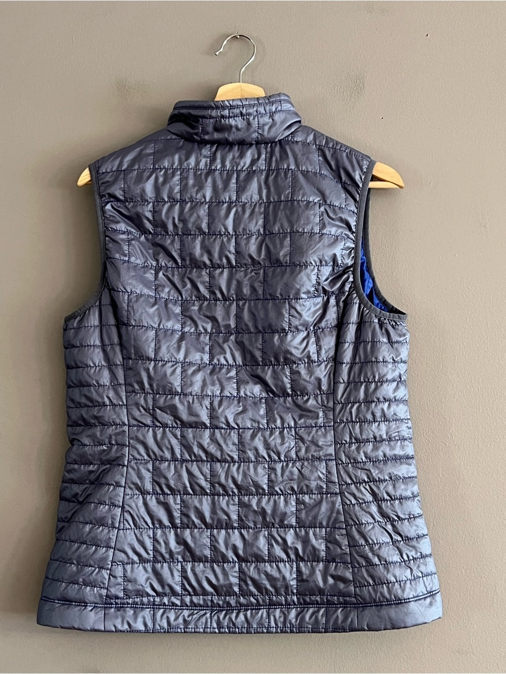 Patagonia Women’s Nano Puff Full Zip Vest Size Large Purple Primaloft STY84247 - Picture 2 of 14
